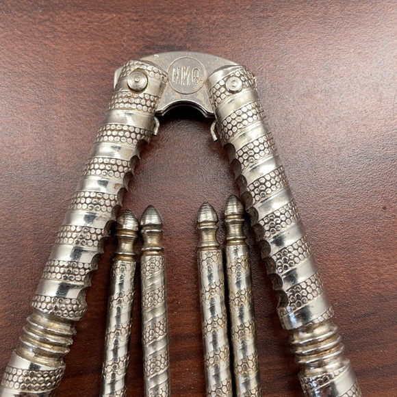 Vintage 6 pc Nutcracker Set Wood Nut Bowl Picks Nutcracker Vintage Souvenir - Picture 9 of 10